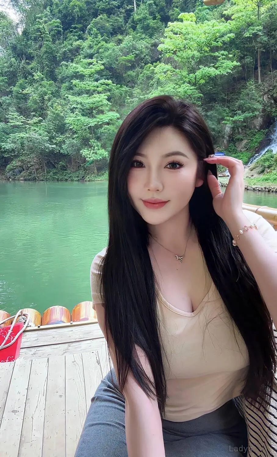 Kiki, 22 years beautiful nude Chaozhou escorts girl, height 166 sm, Weight 44 kg