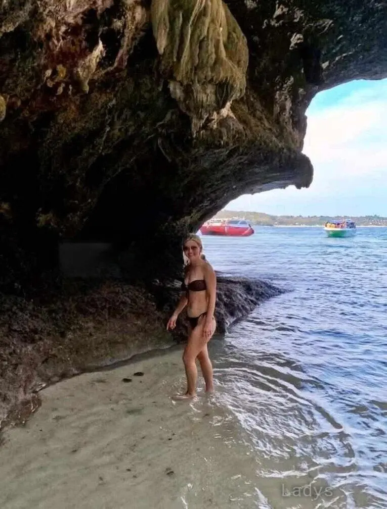 Lissa Rae, 26 years beautiful nude Charleston escorts girl, height 160 sm, Weight 64 kg