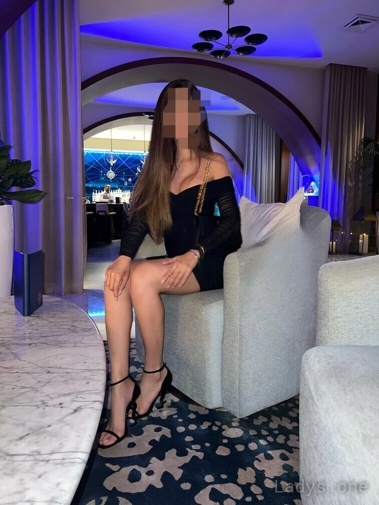 MIA IN CHARLOTTE, 24 years old Charlotte escort girl with big tits, height 173 sm, Weight 51 kg