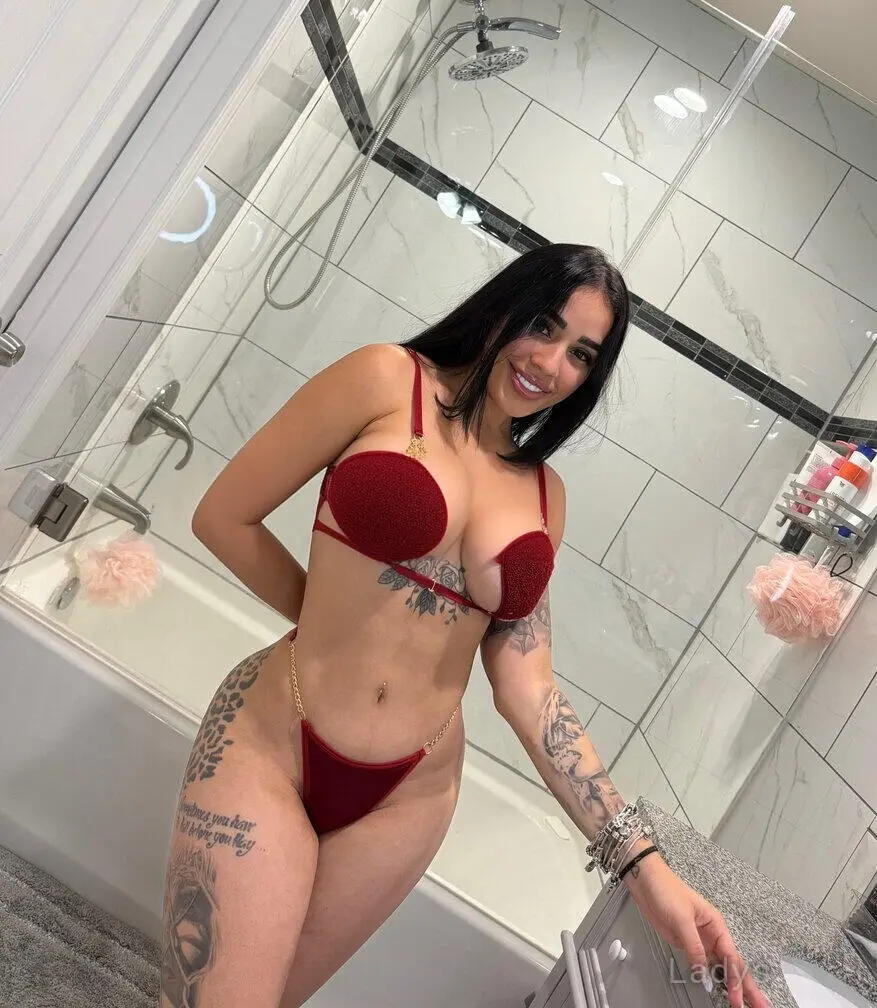 Chloe, 24 years beautiful nude Charlotte escorts girl, height 166 sm, Weight 64 kg