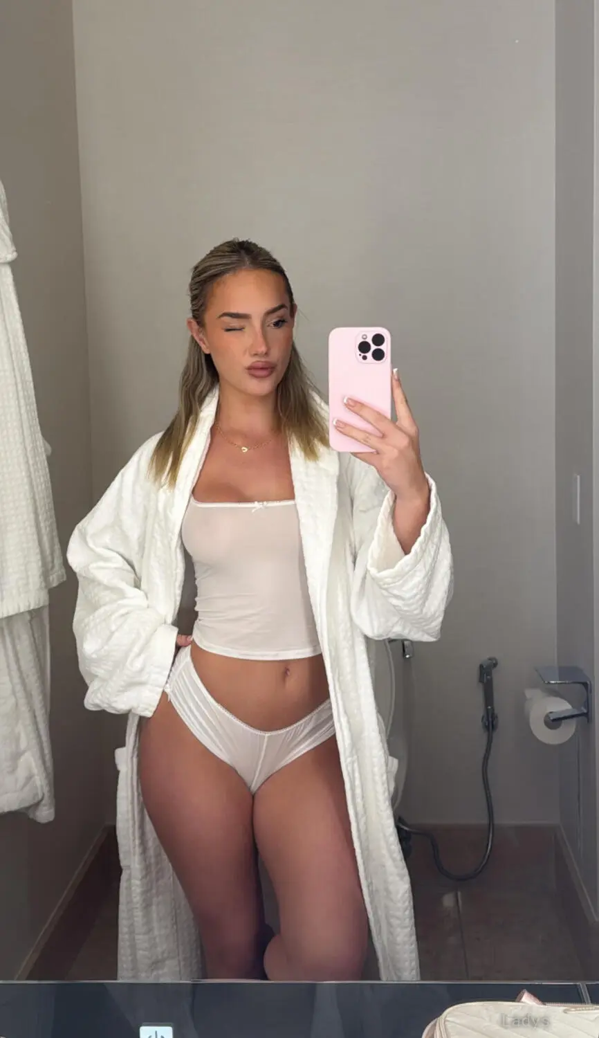 I’m a professional masseuse and a hooker, 23 years beautiful nude Charlotte escorts girl, height 166 sm, Weight 54 kg