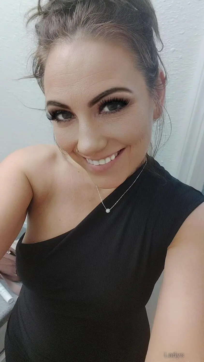 Presley Marie, 30 years beautiful nude Charlotte escorts girl, height 167 sm, Weight 53 kg