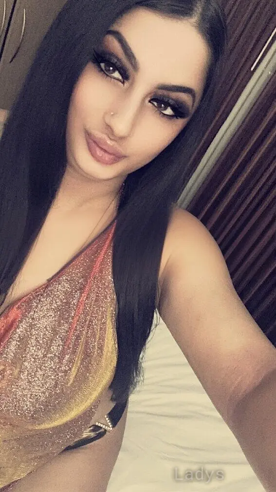 Riya Prasad Patel, 25 years beautiful nude Charlotte escorts girl, height 157 sm, Weight 64 kg