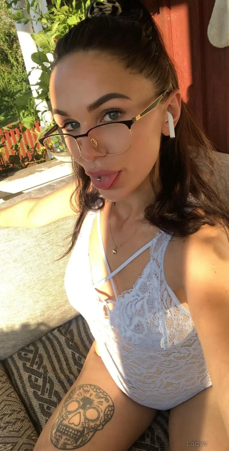 stellahughes, 29 years beautiful nude Charlotte escorts girl, height 166 sm, Weight 56 kg