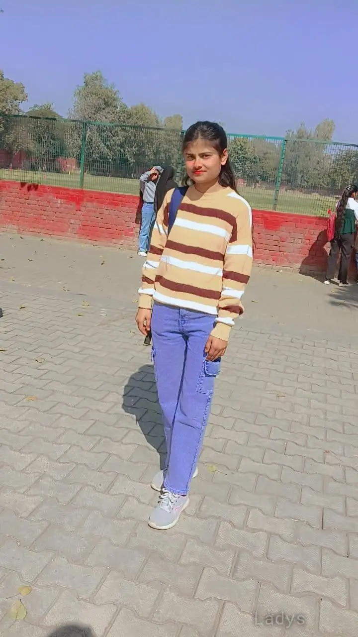 Anshu, 22 years old Chennai escort girl with big tits, height 153 sm, Weight  kg