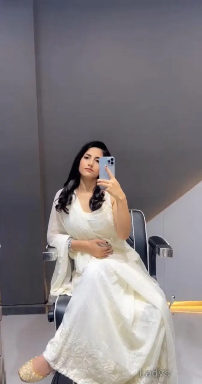 Diana,  years old Chennai escort girl with big tits, height  sm, Weight  kg