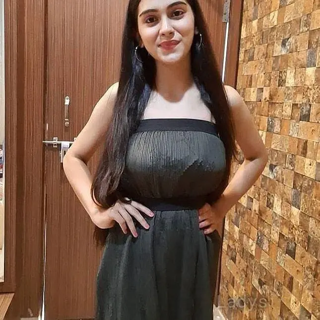 Divya, 23 years old Chennai escort girl with big tits, height 154 sm, Weight  kg