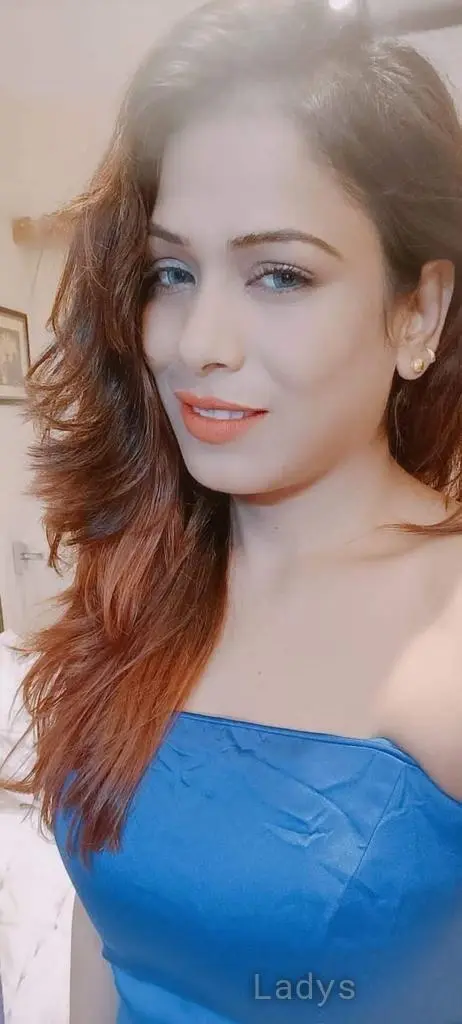Dogy, 22 years old Chennai escort girl with big tits, height 165 sm, Weight kg