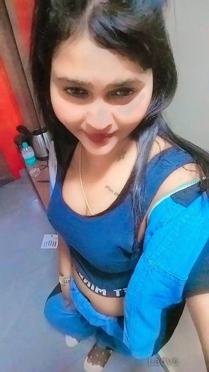 Elliana, 23 years old Chennai escort girl with big tits, height 157 sm, Weight kg