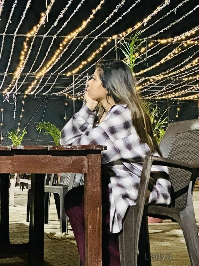 Hassle, 23 years old Chennai escort girl with big tits, height 170 sm, Weight  kg