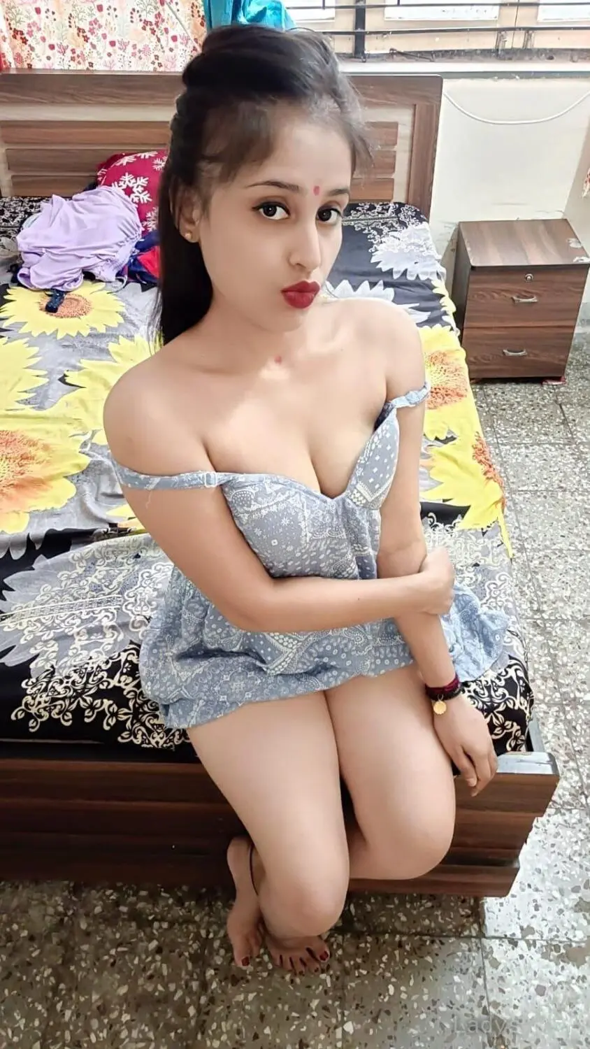 Himani, 21 years old Chennai escort girl with big tits, height 153 sm, Weight kg