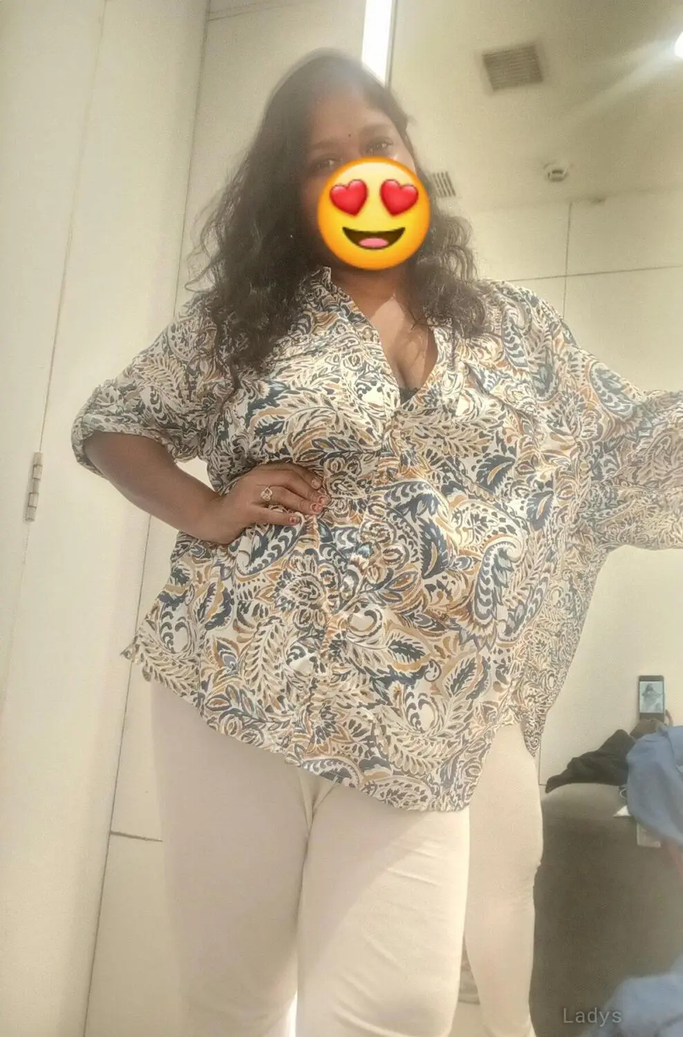 Itsmeera, 28 years old Chennai escort girl with big tits, height  sm, Weight  kg