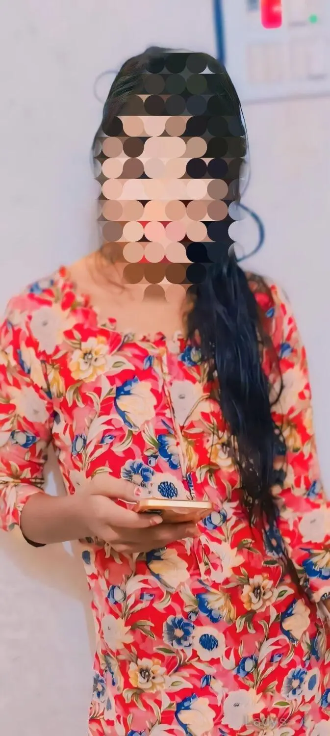 Khushi, 23 years old Chennai escort girl with big tits, height 153 sm, Weight kg