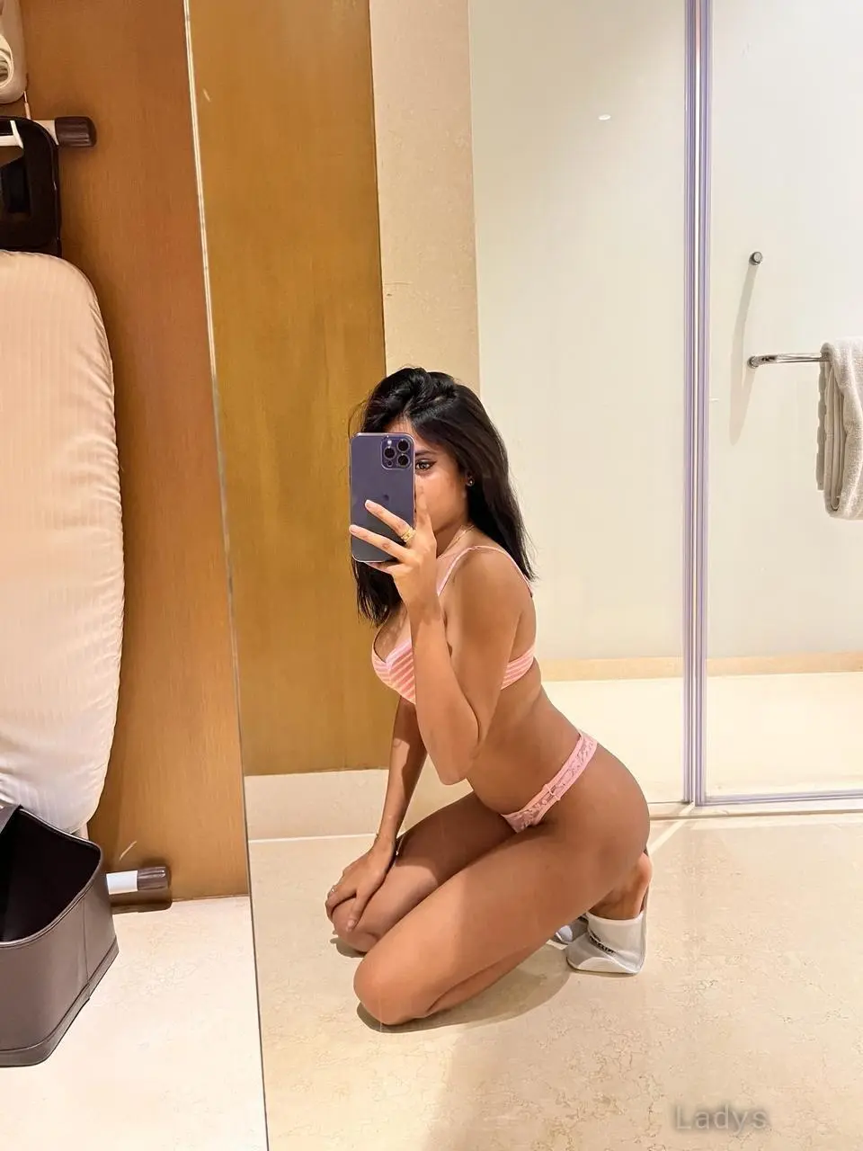 NANCY, 20 years old Chennai escort girl with big tits, height 155 sm, Weight  kg