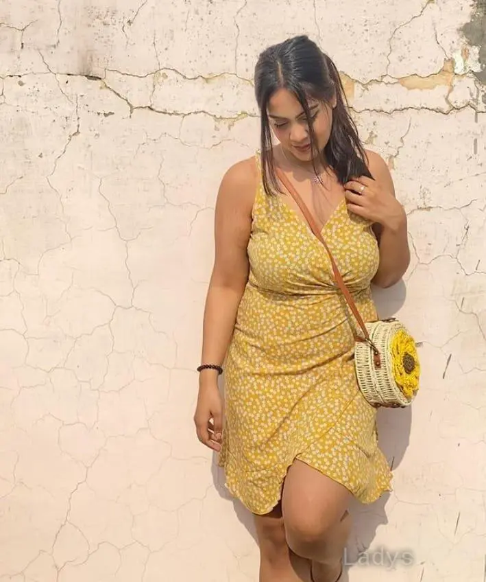 Nikita, 23 years old Chennai escort girl with big tits, height 157 sm, Weight kg