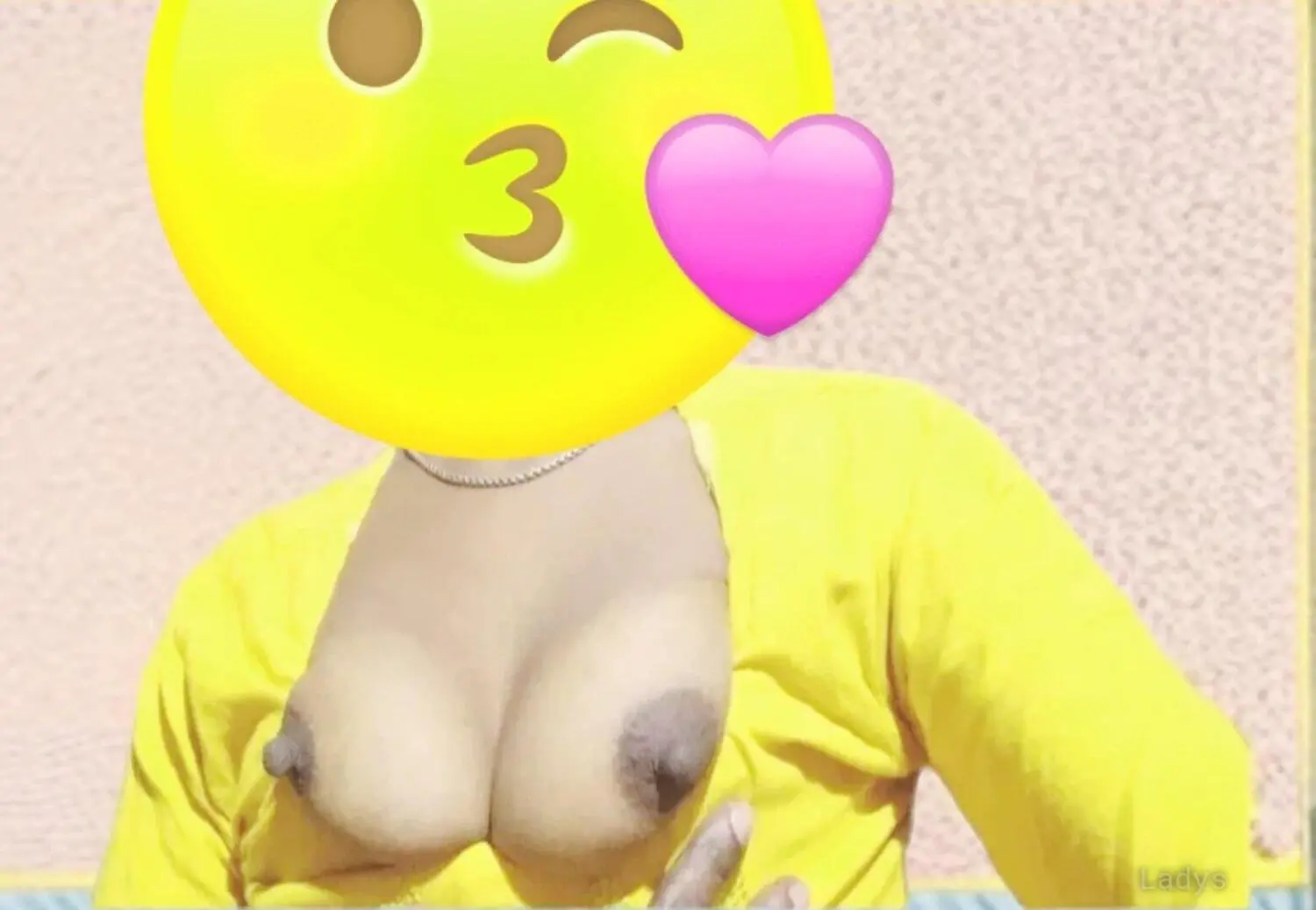Pooja, 23 years old Chennai escort girl with big tits, height 155 sm, Weight  kg