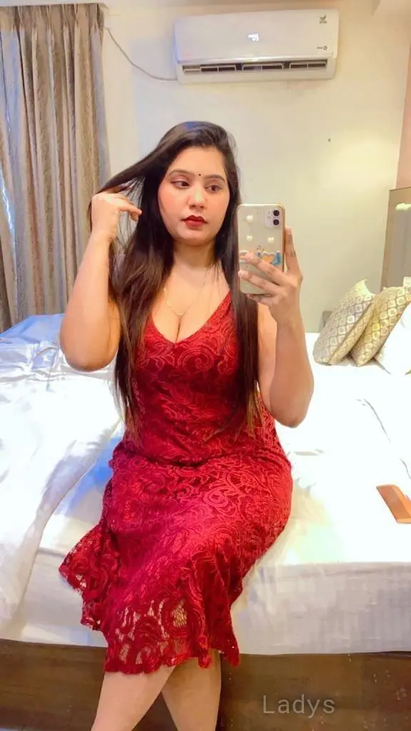 Raavi, 23 years old Chennai escort girl with big tits, height 165 sm, Weight  kg