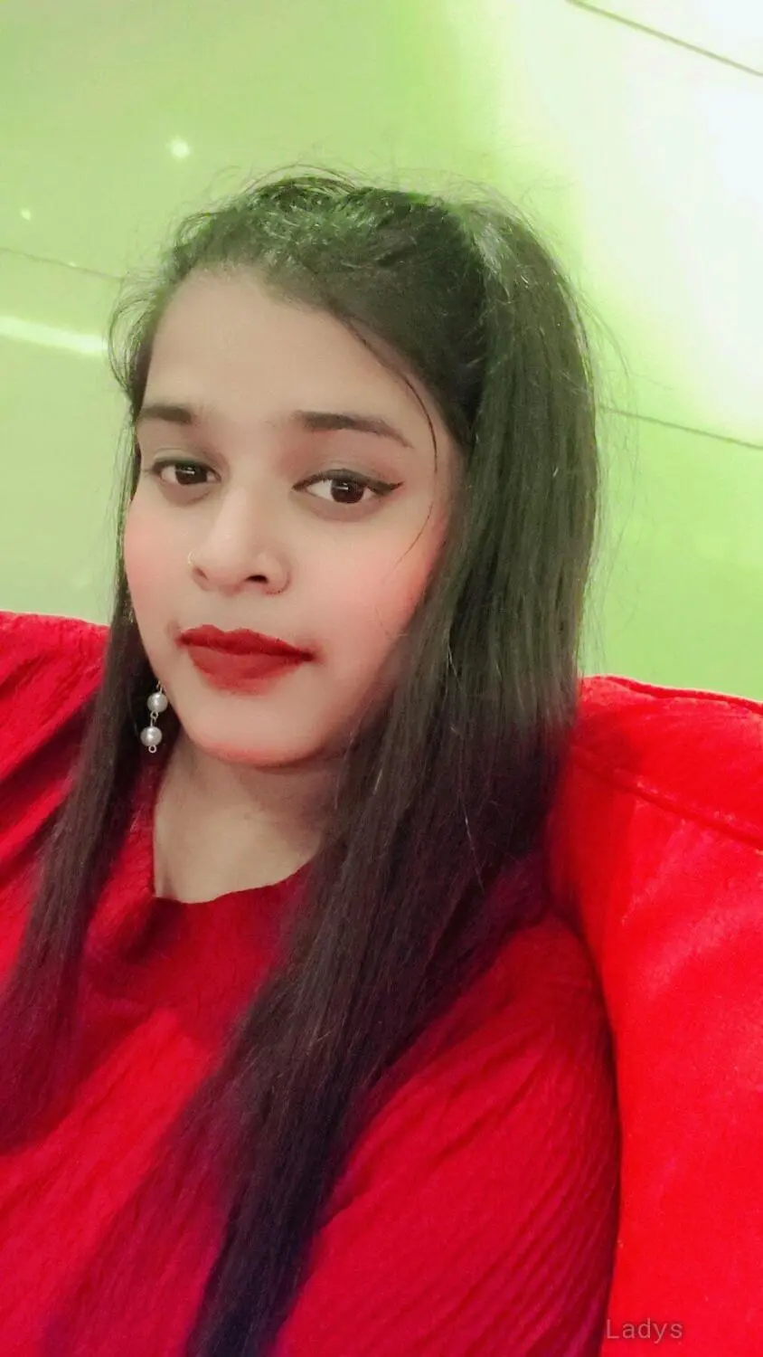 Rachna, 22 years old Chennai escort girl with big tits, height 156 sm, Weight  kg