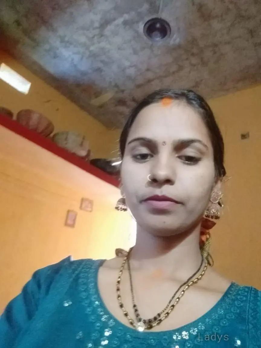 Riya, 22 years old Chennai escort girl with big tits, height 155 sm, Weight kg