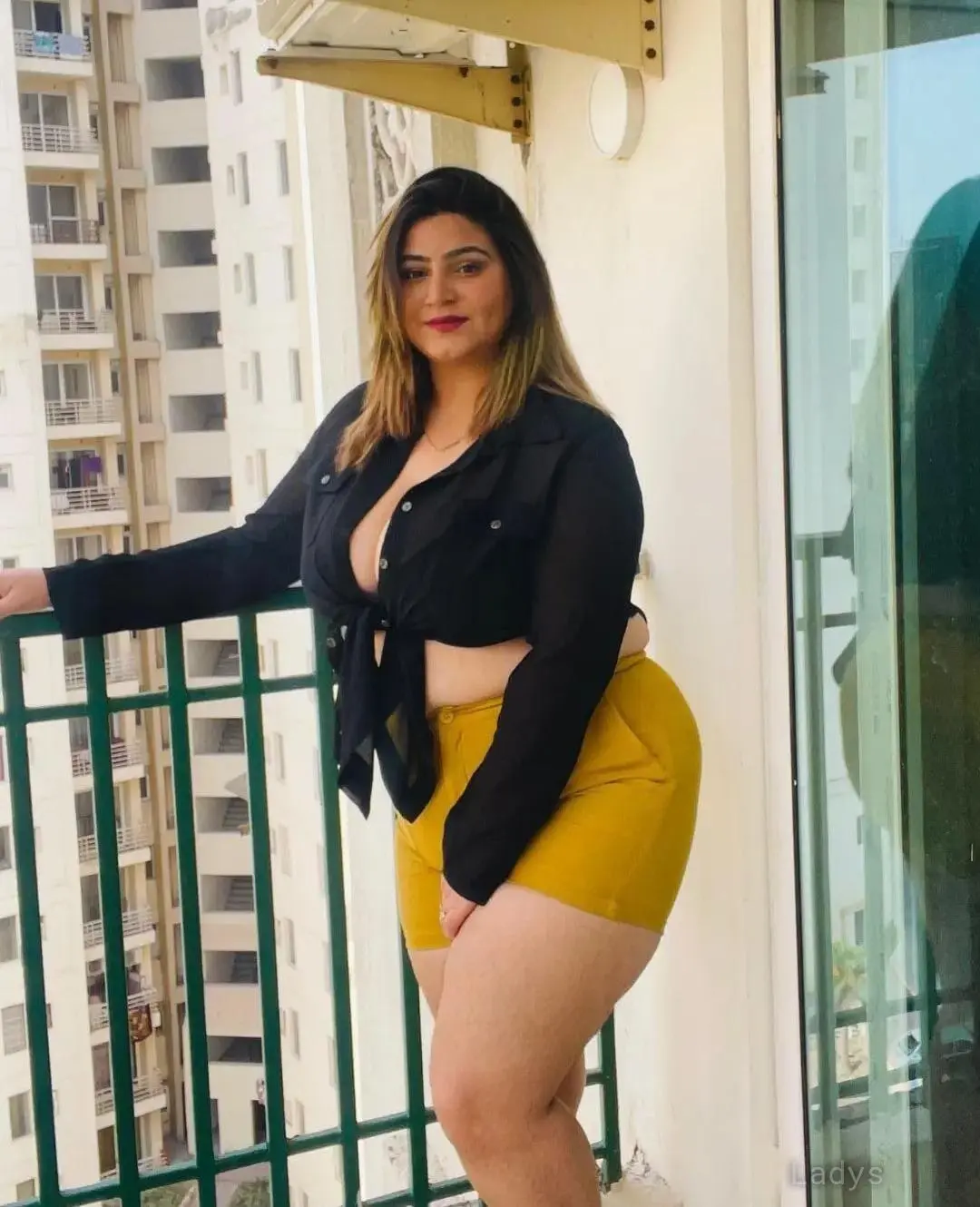 Sakshi, 22 years old Chennai escort girl with big tits, height 140 sm, Weight  kg