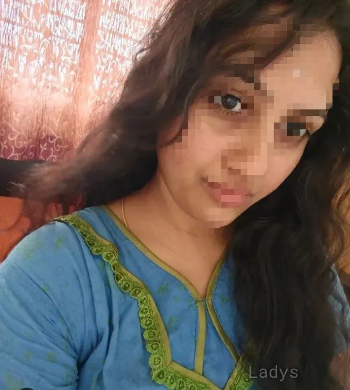 Shital, 26 years old Chennai escort girl with big tits, height 154 sm, Weight kg