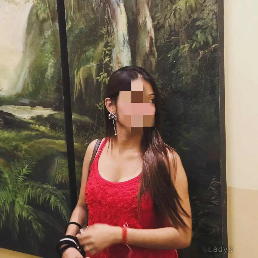 Shreya, 22 years old Chennai escort girl with big tits, height 162 sm, Weight  kg