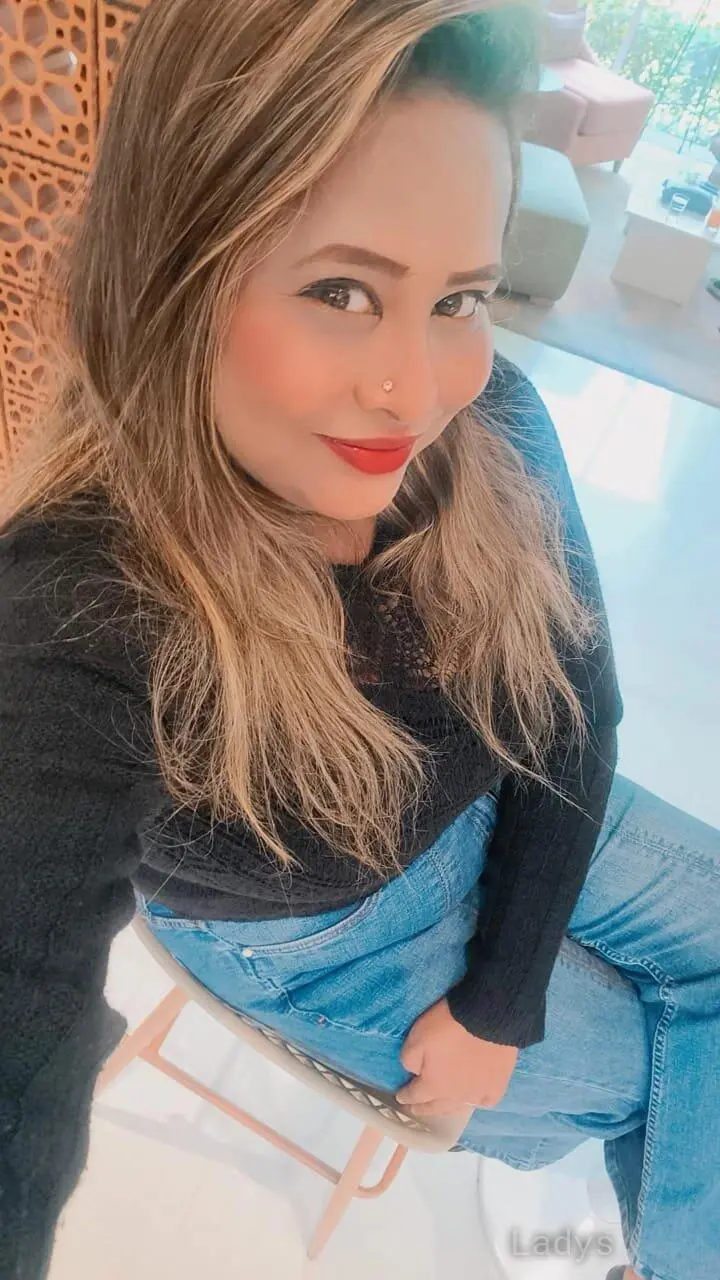 Sidhi Kumari, 24 years old Chennai escort girl with big tits, height 165 sm, Weight  kg