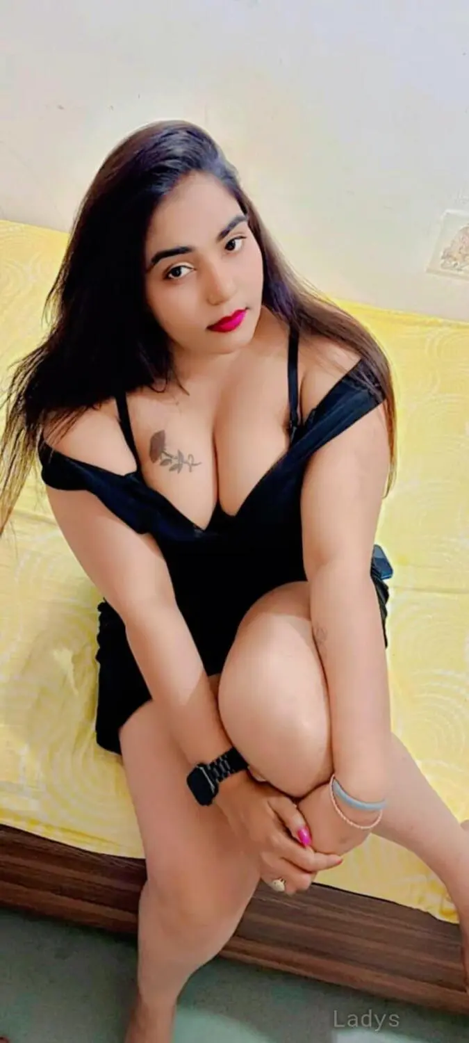 Simran, 21 years old Chennai escort girl with big tits, height sm, Weight kg