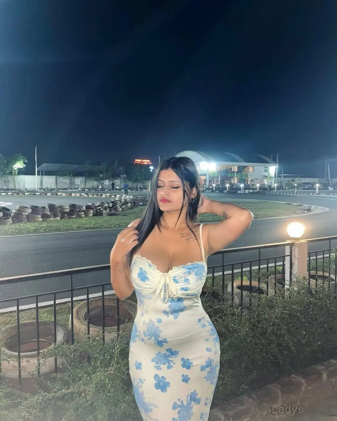 Sunidhi, years old Chennai escort girl with big tits, height sm, Weight kg