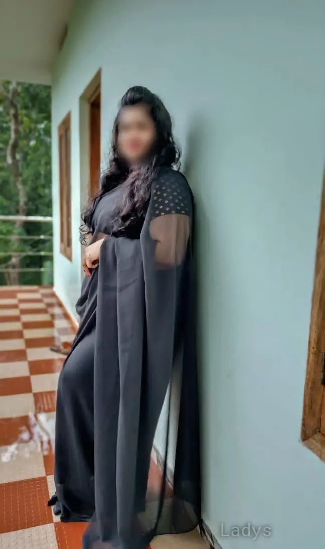 Teju, 25 years old Chennai escort girl with big tits, height 165 sm, Weight  kg