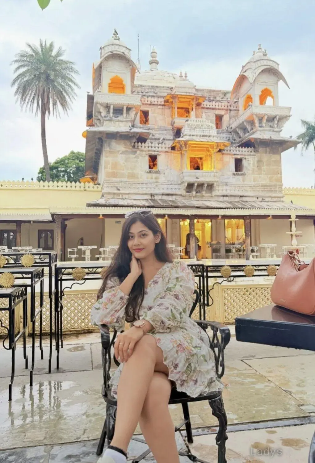 Tram, 25 years old Chennai escort girl with big tits, height 165 sm, Weight kg