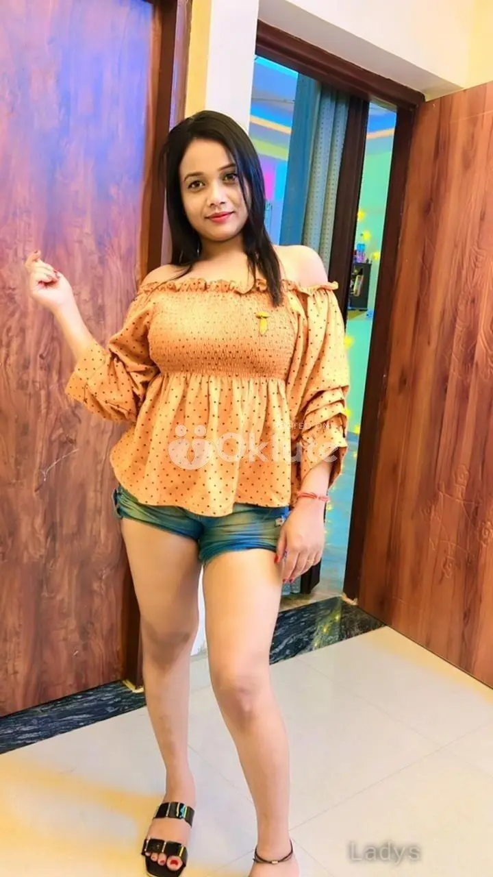 Vanshika, 24 years old Chennai escort girl with big tits, height 154 sm, Weight kg