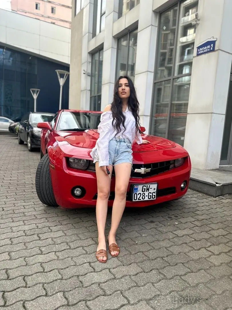Xueli, 23 years old Chennai escort girl with big tits, height 162 sm, Weight  kg