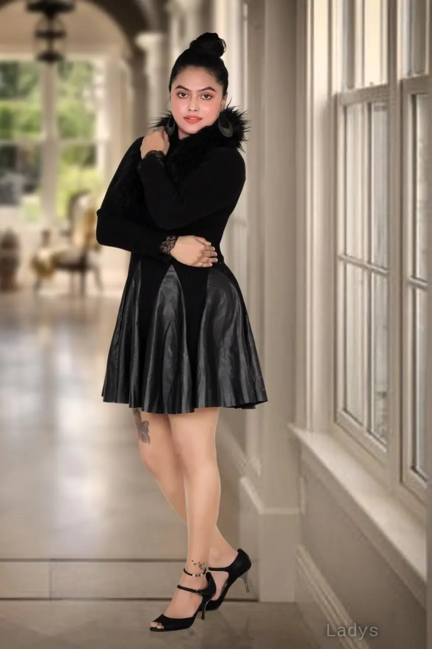 Aaliyah, 22 years beautiful nude Chennai escorts girl, height 173 sm, Weight  kg