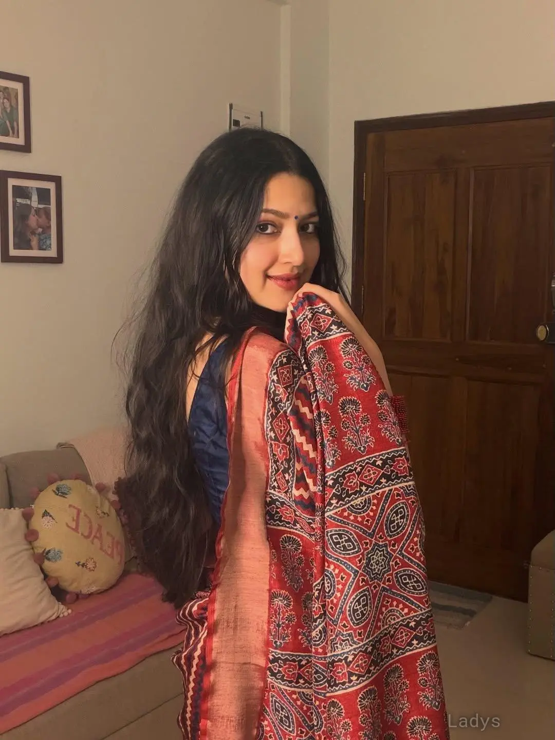 Anushka, 22 years beautiful nude Chennai escorts girl, height 156 sm, Weight  kg