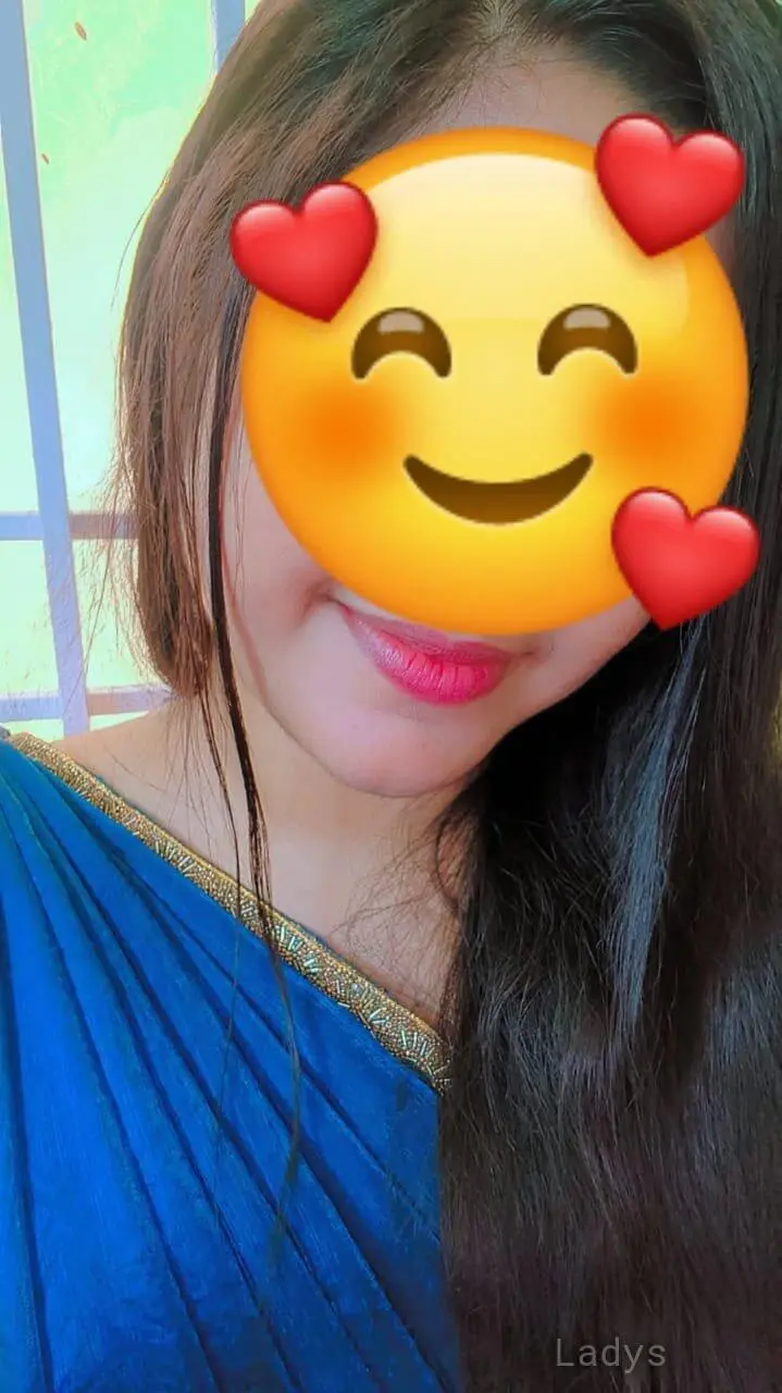 Divya, 24 years beautiful nude Chennai escorts girl, height  sm, Weight  kg