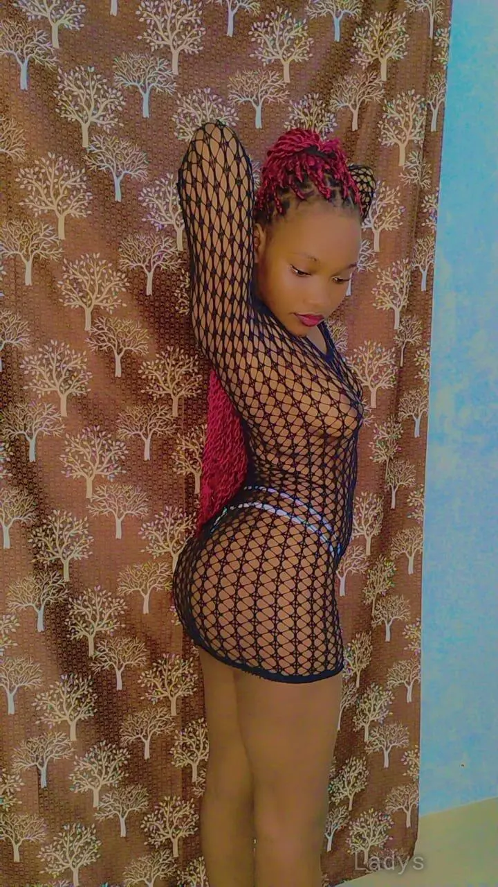Gigi, 24 years beautiful nude Chennai escorts girl, height sm, Weight kg