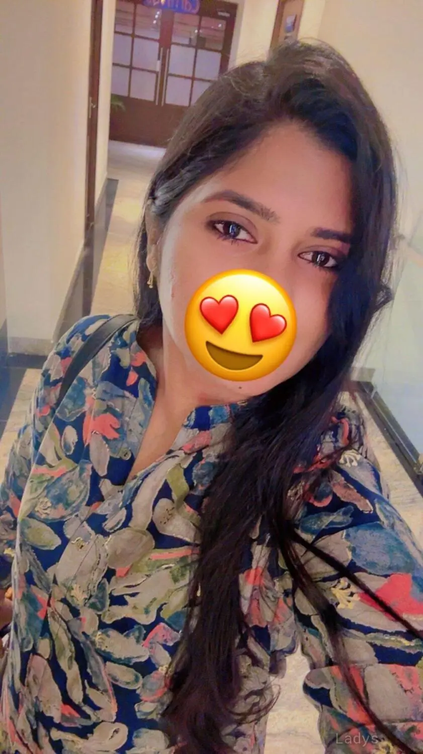 Harini cam show @ RM Tamil Girl Chennai,  years beautiful nude Chennai escorts girl, height  sm, Weight  kg
