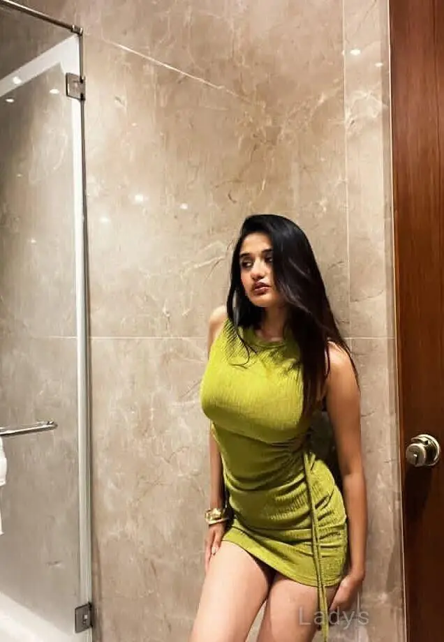 Hina, 22 years beautiful nude Chennai escorts girl, height 170 sm, Weight  kg