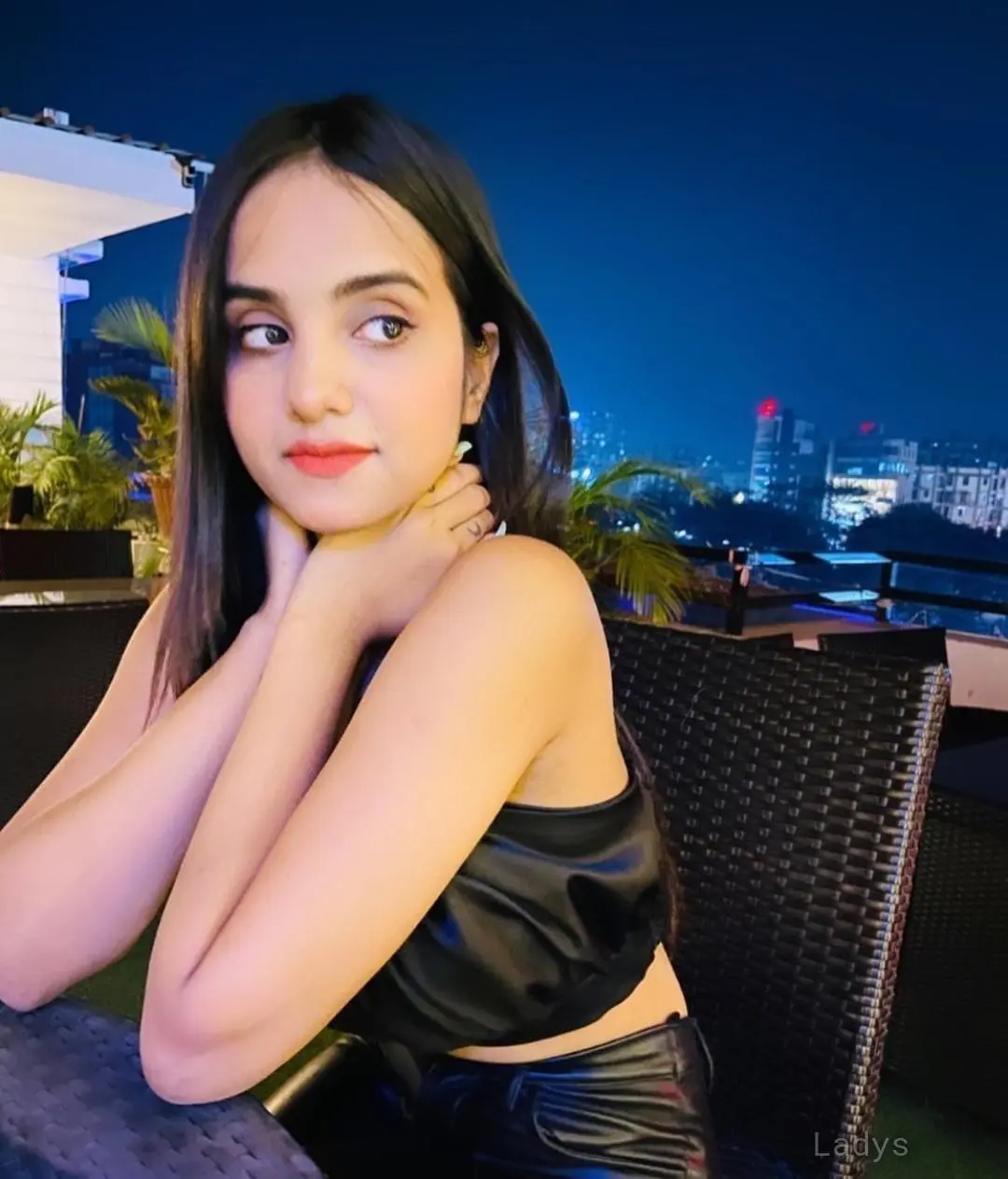 Isha Sharma, 21 years beautiful nude Chennai escorts girl, height 163 sm, Weight  kg