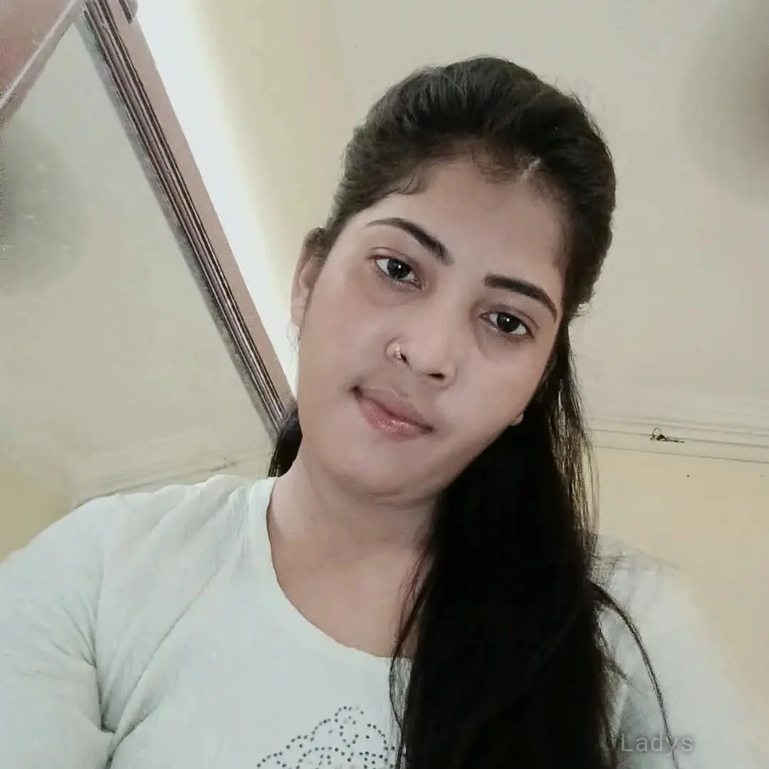 Ishani, 23 years beautiful nude Chennai escorts girl, height 164 sm, Weight  kg