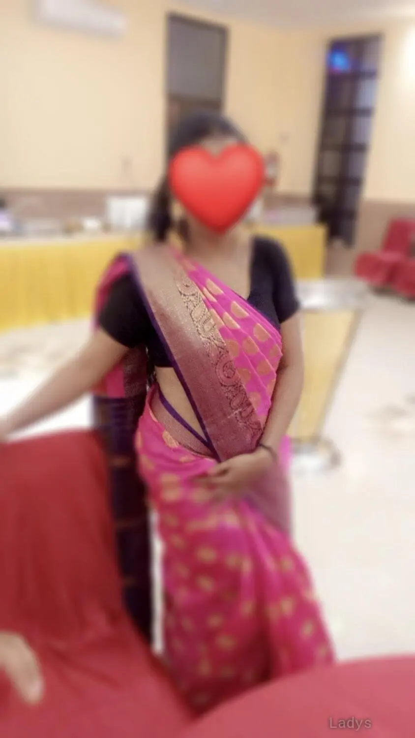 Ishita, 24 years beautiful nude Chennai escorts girl, height 153 sm, Weight kg
