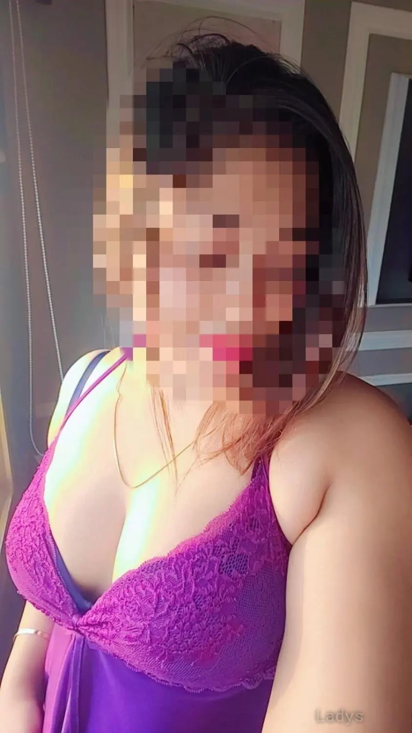 Jane, 22 years beautiful nude Chennai escorts girl, height 175 sm, Weight  kg