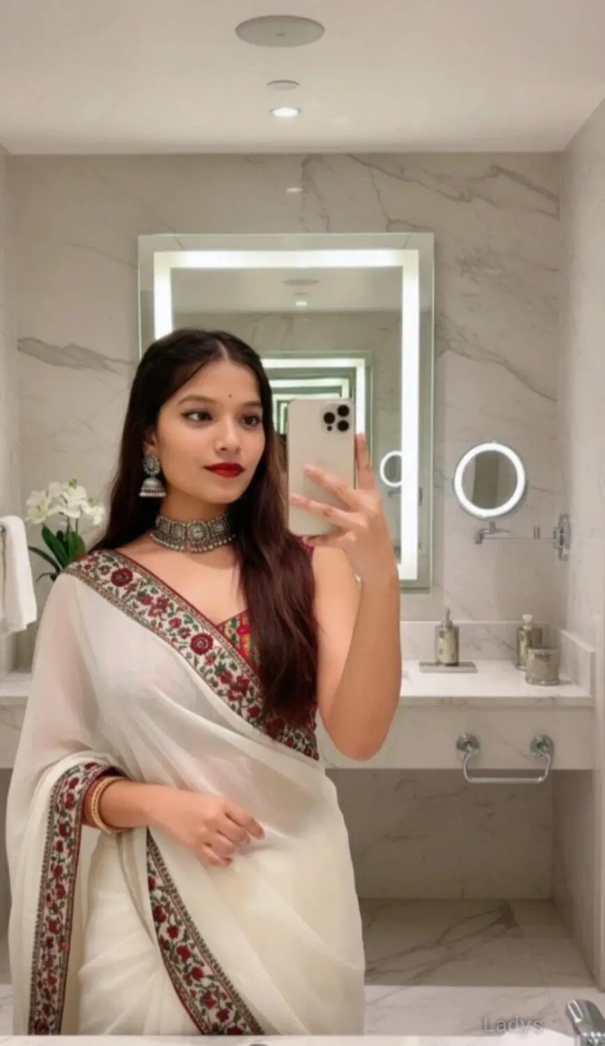 Julie, 23 years beautiful nude Chennai escorts girl, height 165 sm, Weight  kg