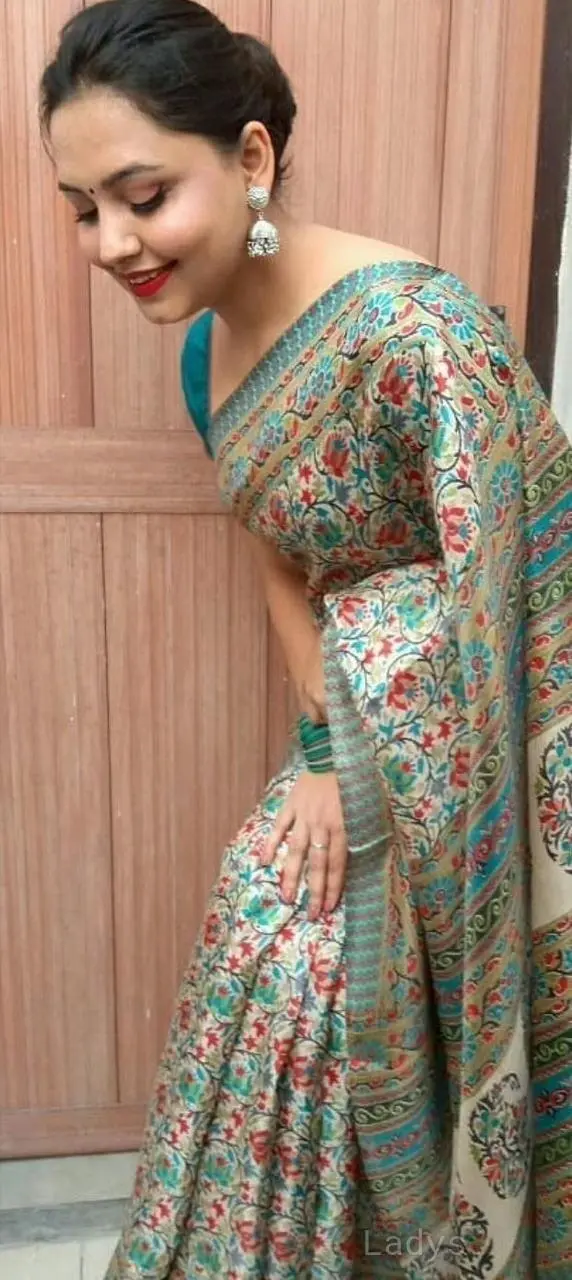 Kavya, years beautiful nude Chennai escorts girl, height sm, Weight kg