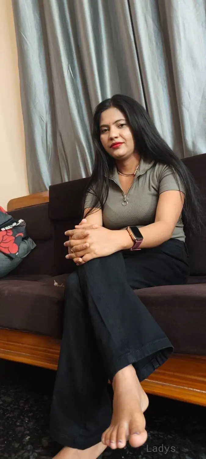 Khushi, 23 years beautiful nude Chennai escorts girl, height 169 sm, Weight kg