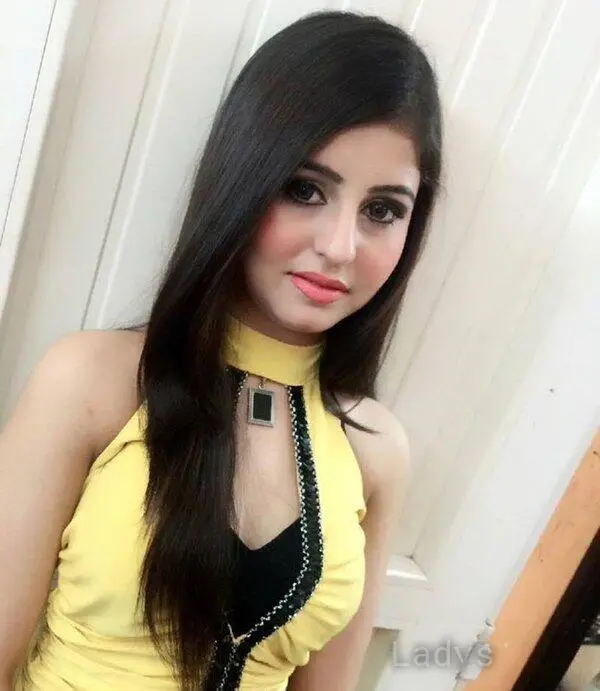 Lilly, 18 years beautiful nude Chennai escorts girl, height 154 sm, Weight  kg