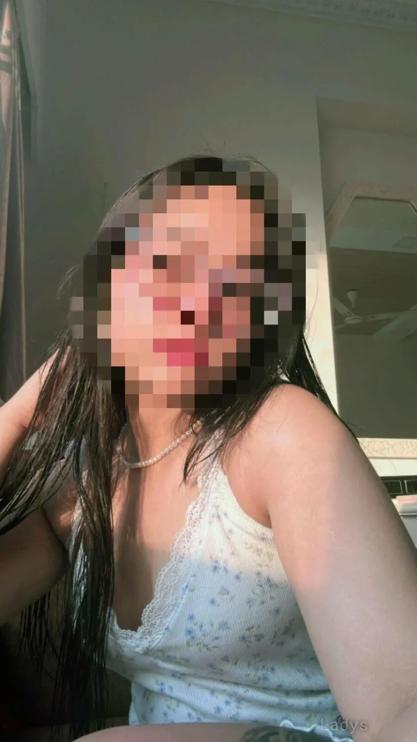 lina, 22 years beautiful nude Chennai escorts girl, height 173 sm, Weight kg