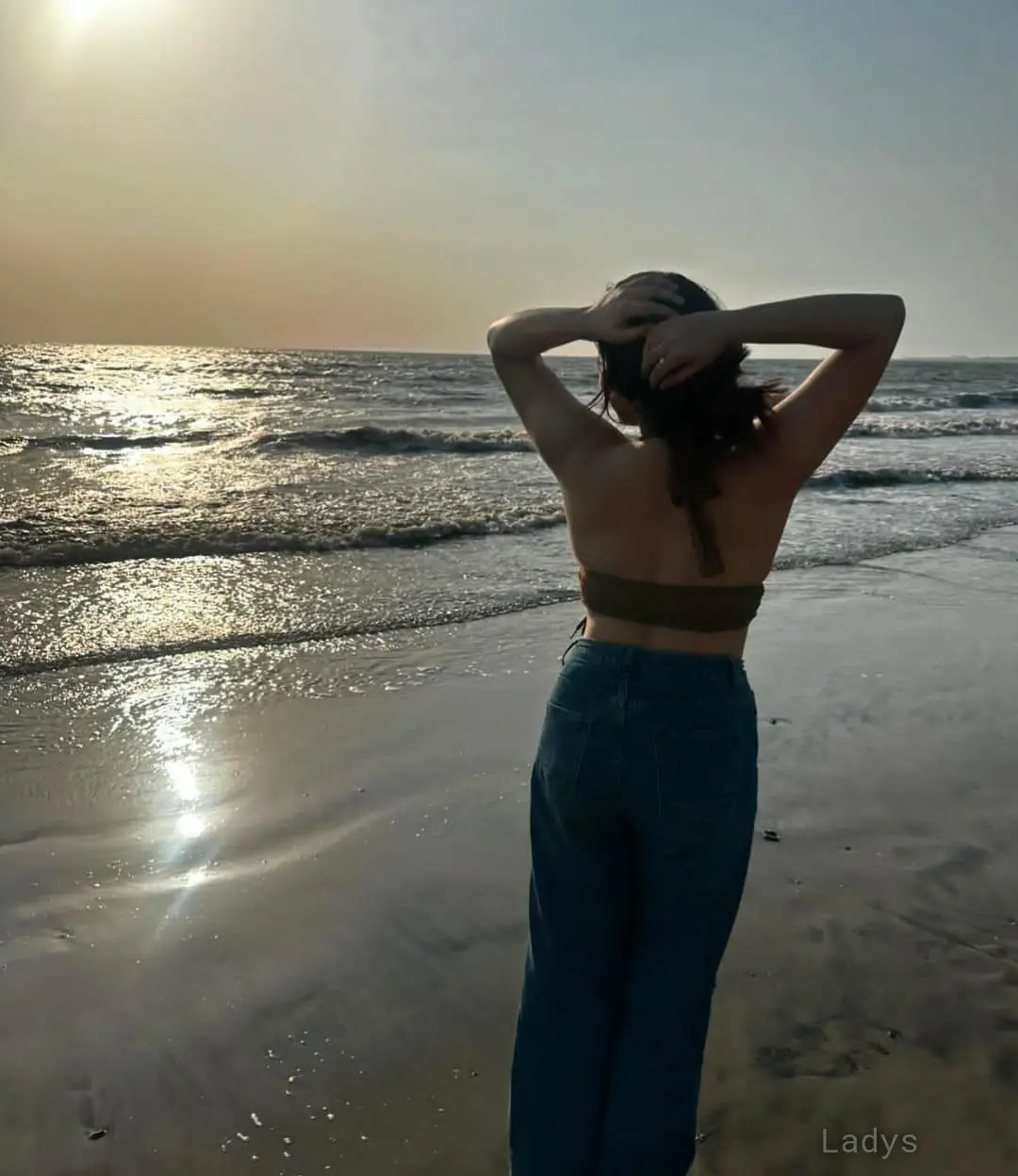 LUCKY, 23 years beautiful nude Chennai escorts girl, height 168 sm, Weight  kg