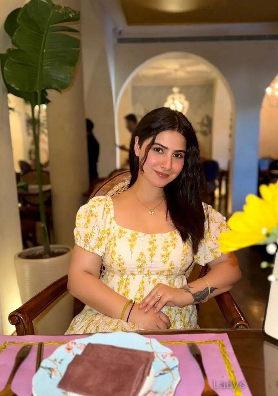 Meghna, 23 years beautiful nude Chennai escorts girl, height  sm, Weight  kg